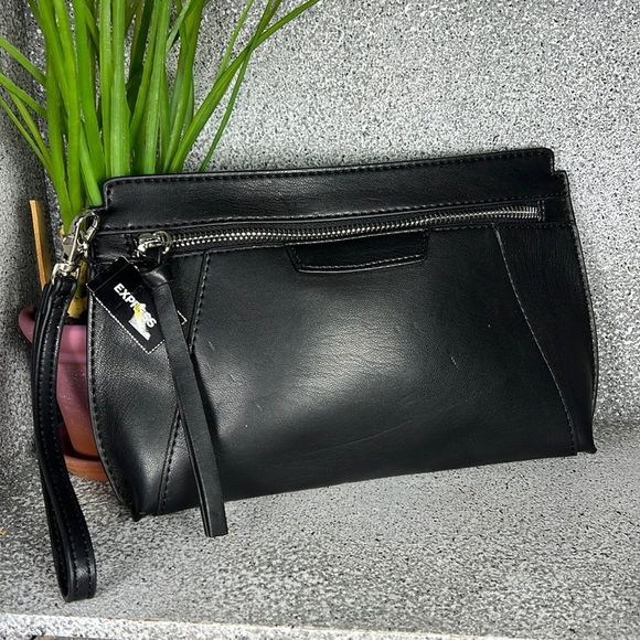 NWT Express Black Faux Vegan Leather Wristlet Pouch Wallet